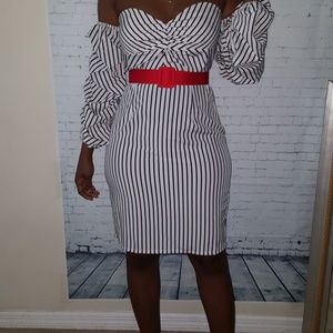 Stylish rome Dress.Belt not included No tags.Used